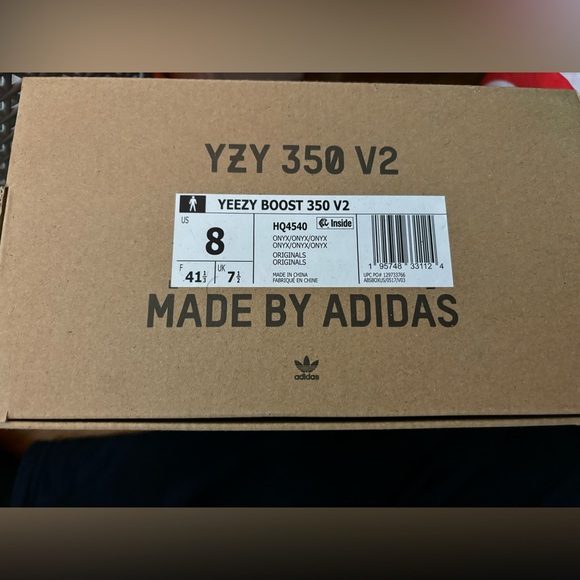 Yeezy Boost 350 V2 ONYX - Picture 2 of 13